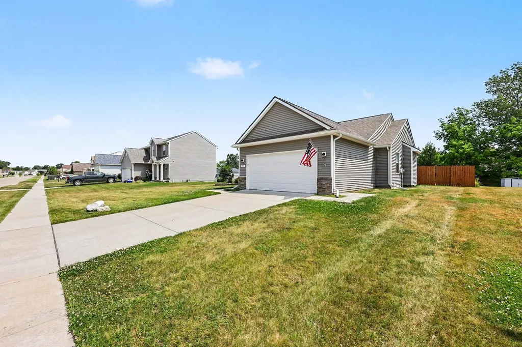 831 Sarah Lane Milan City MI 48160