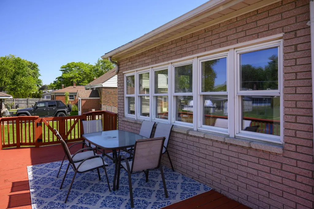 27803 Ruehle Street St. Clair Shores City MI 48081
