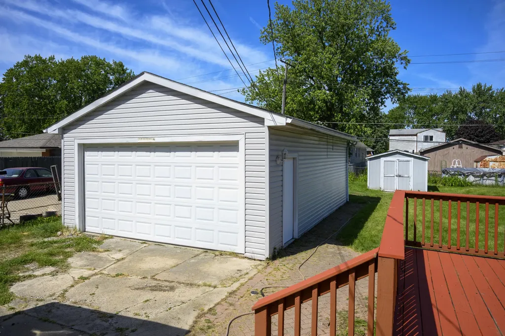 27803 Ruehle Street St. Clair Shores City MI 48081