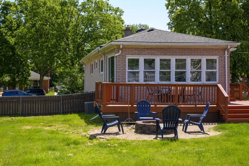 27803 Ruehle Street St. Clair Shores City MI 48081
