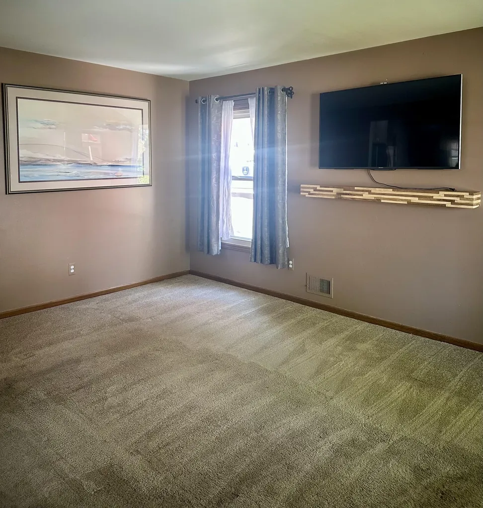 1753 N Silvery Lane Dearborn City MI 48128