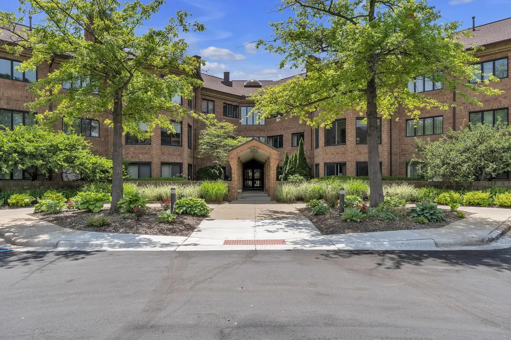 2115 Nature Cove Court Ann Arbor City MI 48104