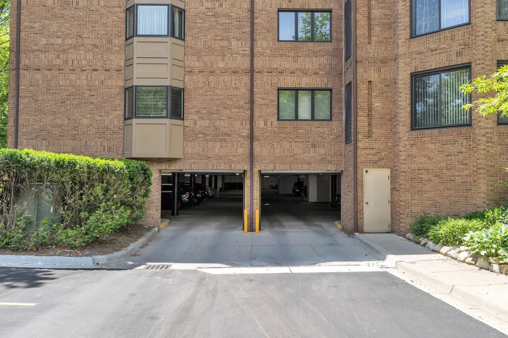 2115 Nature Cove Court Ann Arbor City MI 48104
