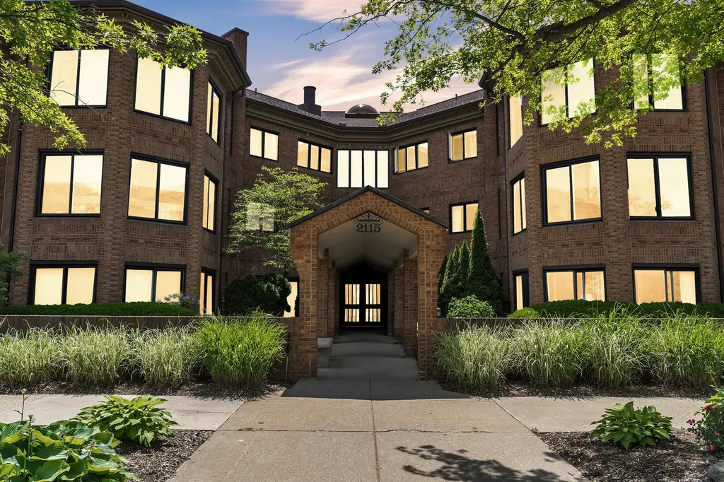2115 Nature Cove Court Ann Arbor City MI 48104