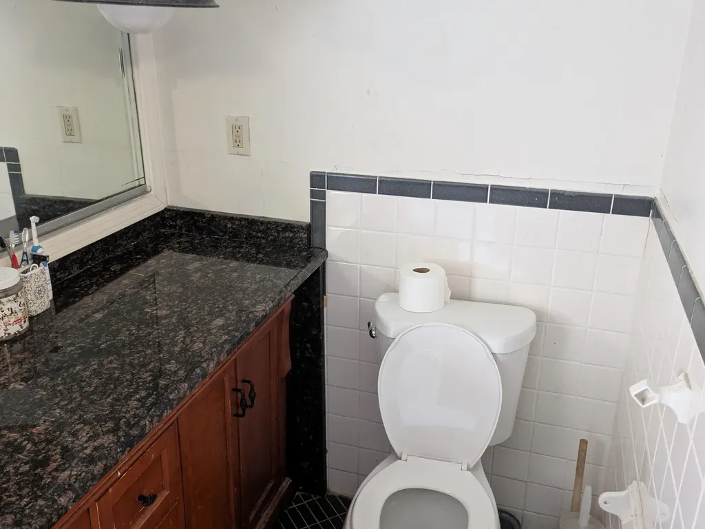 22909 Newport Street Southfield City MI 48075