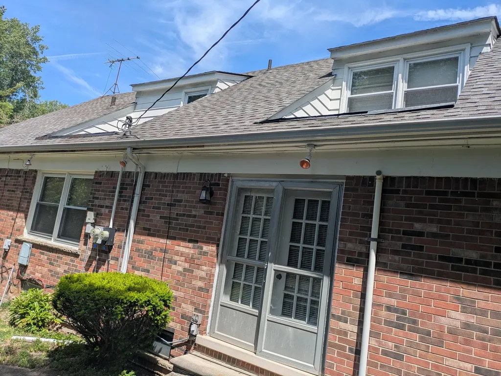 22909 Newport Street Southfield City MI 48075