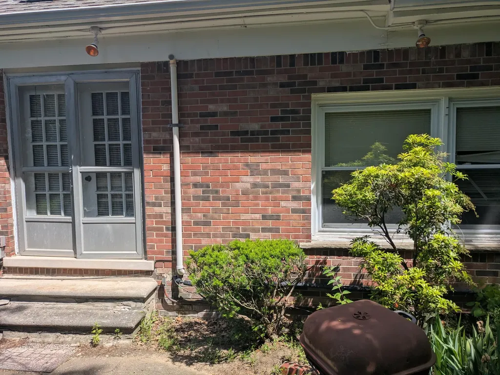 22909 Newport Street Southfield City MI 48075