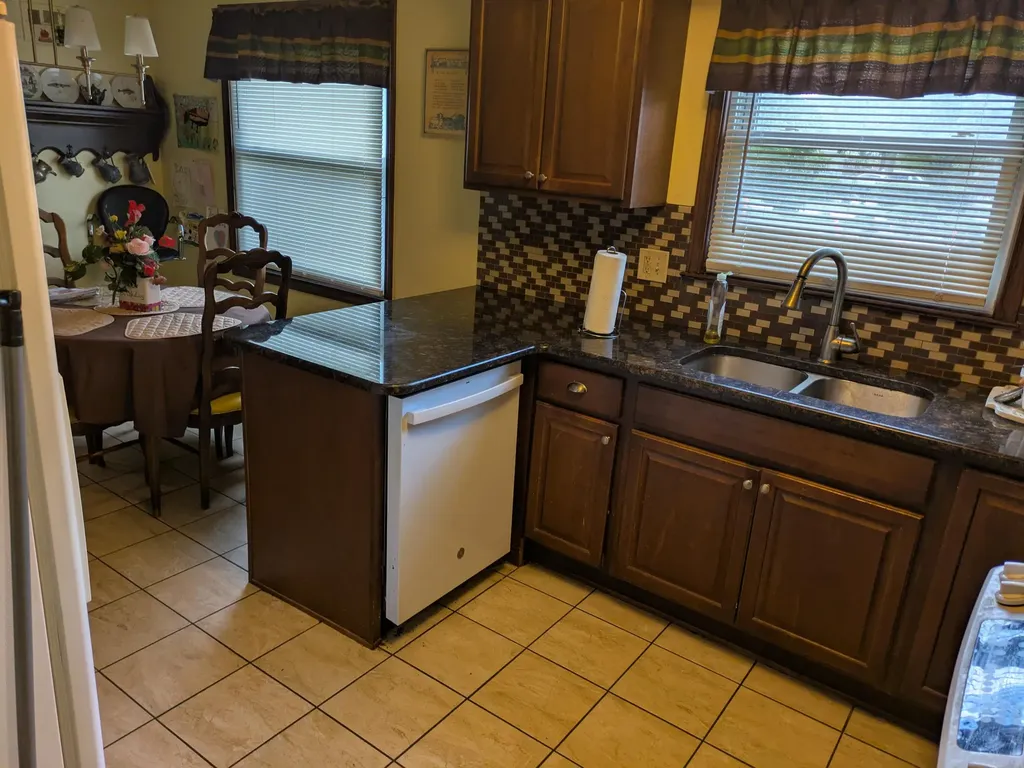 22909 Newport Street Southfield City MI 48075