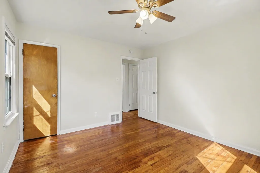 20450 Lancaster Street Harper Woods City MI 48225