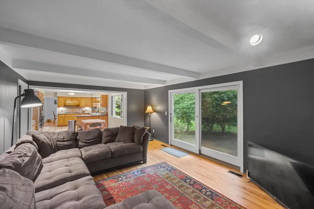 1351 King George Boulevard Ann Arbor City MI 48108