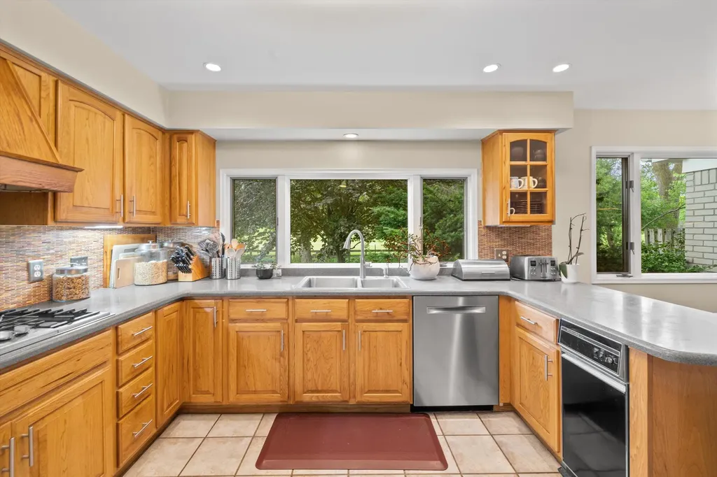 1351 King George Boulevard Ann Arbor City MI 48108