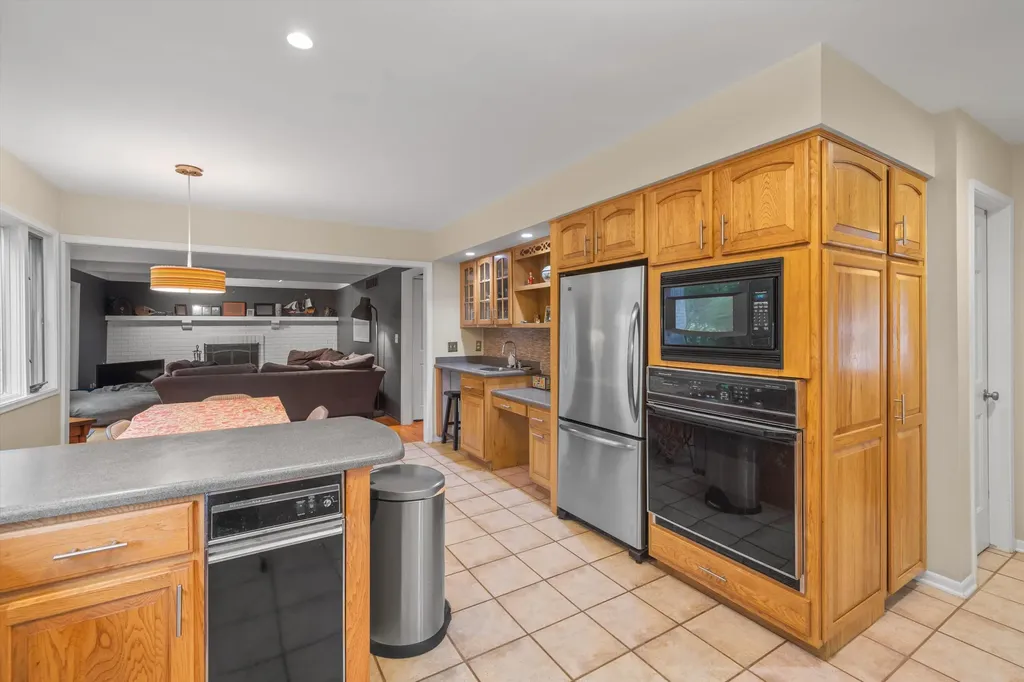 1351 King George Boulevard Ann Arbor City MI 48108