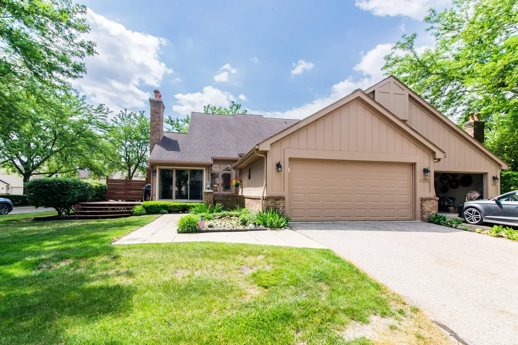 37648 N Laurel Park Drive Livonia City MI 48152