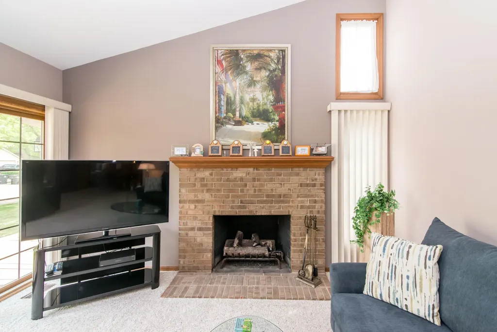 37648 N Laurel Park Drive Livonia City MI 48152