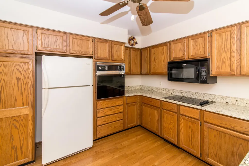37648 N Laurel Park Drive Livonia City MI 48152