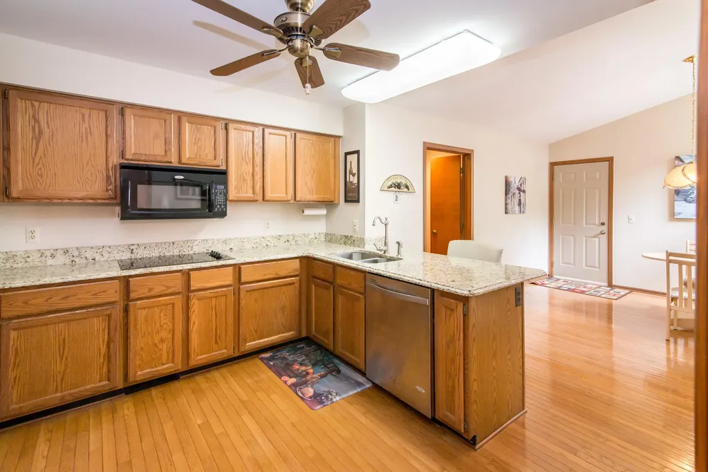 37648 N Laurel Park Drive Livonia City MI 48152