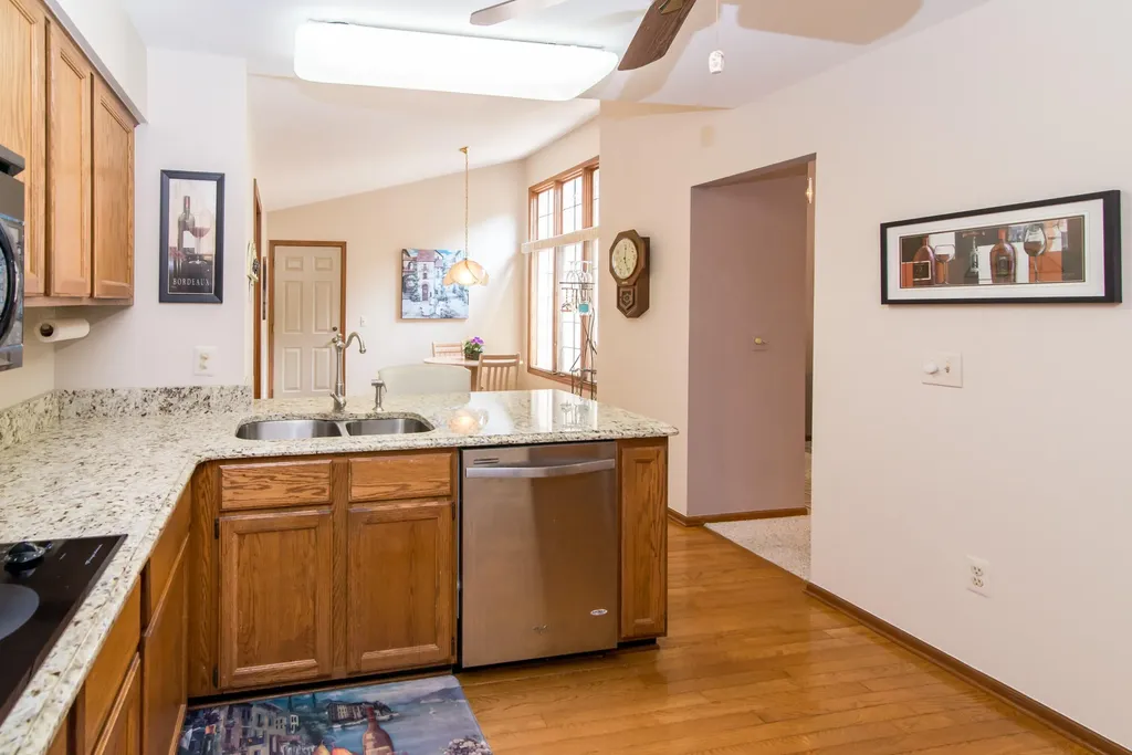 37648 N Laurel Park Drive Livonia City MI 48152