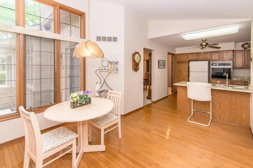37648 N Laurel Park Drive Livonia City MI 48152