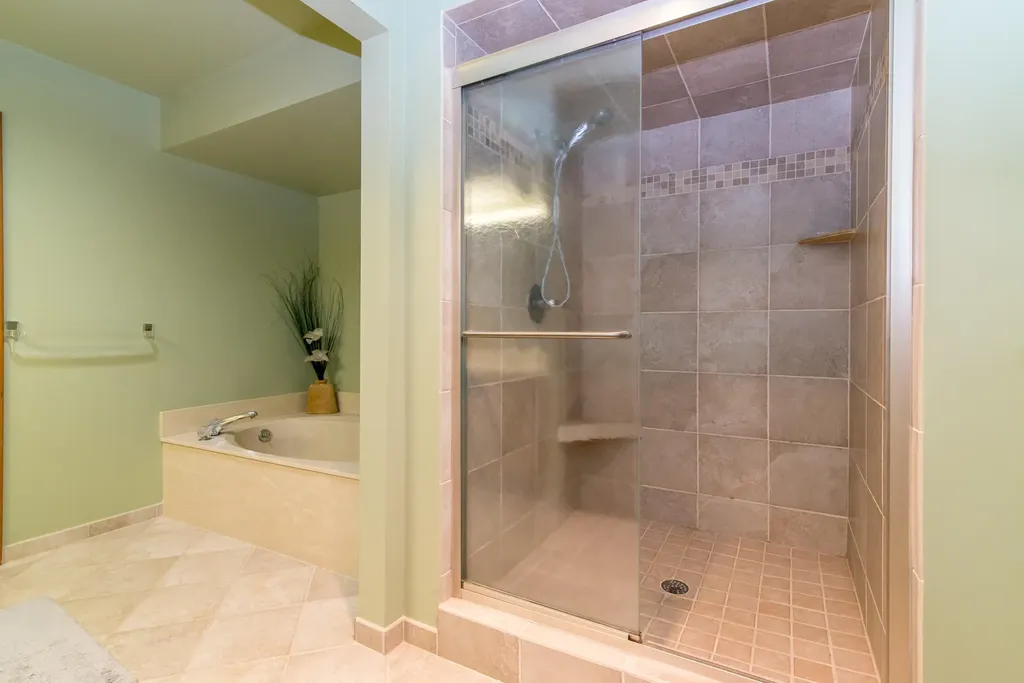 37648 N Laurel Park Drive Livonia City MI 48152