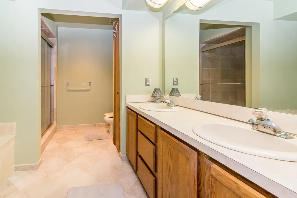 37648 N Laurel Park Drive Livonia City MI 48152