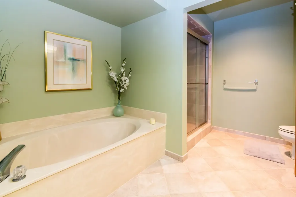 37648 N Laurel Park Drive Livonia City MI 48152