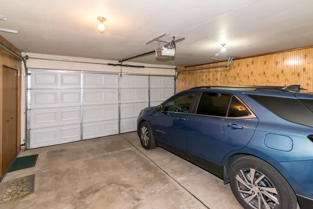 37648 N Laurel Park Drive Livonia City MI 48152