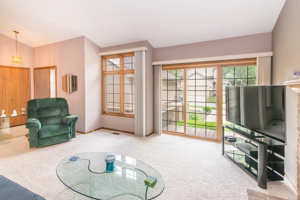 37648 N Laurel Park Drive Livonia City MI 48152