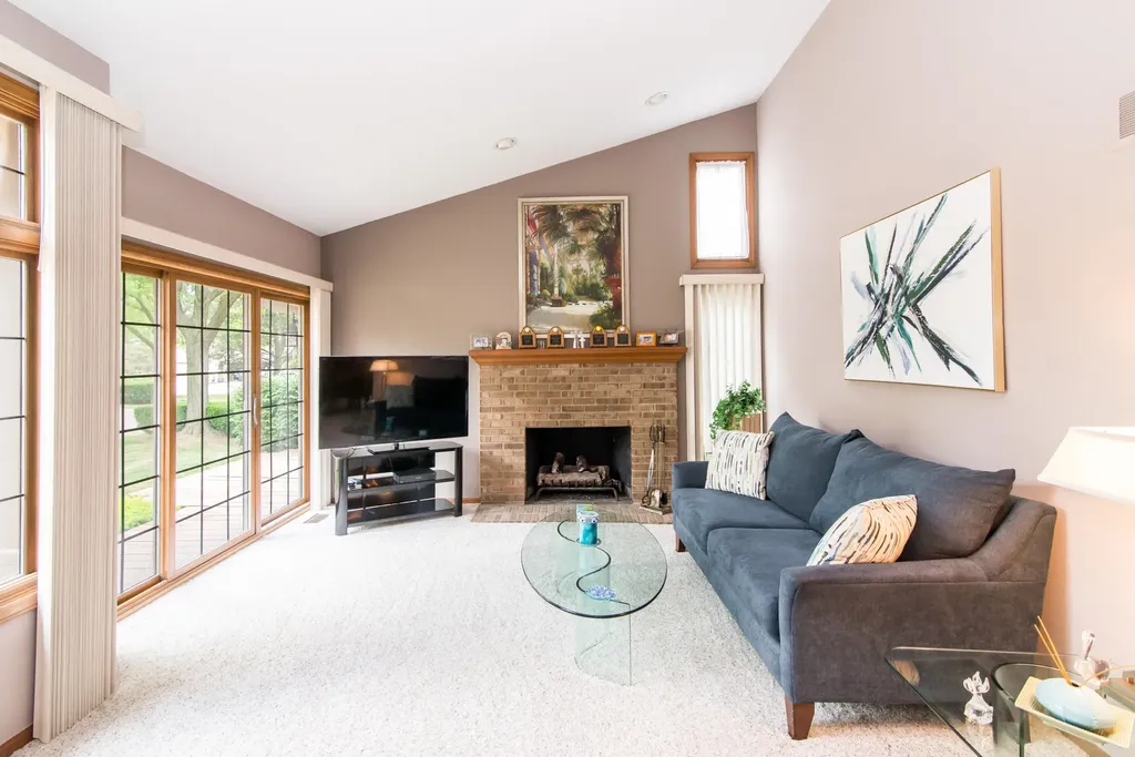 37648 N Laurel Park Drive Livonia City MI 48152