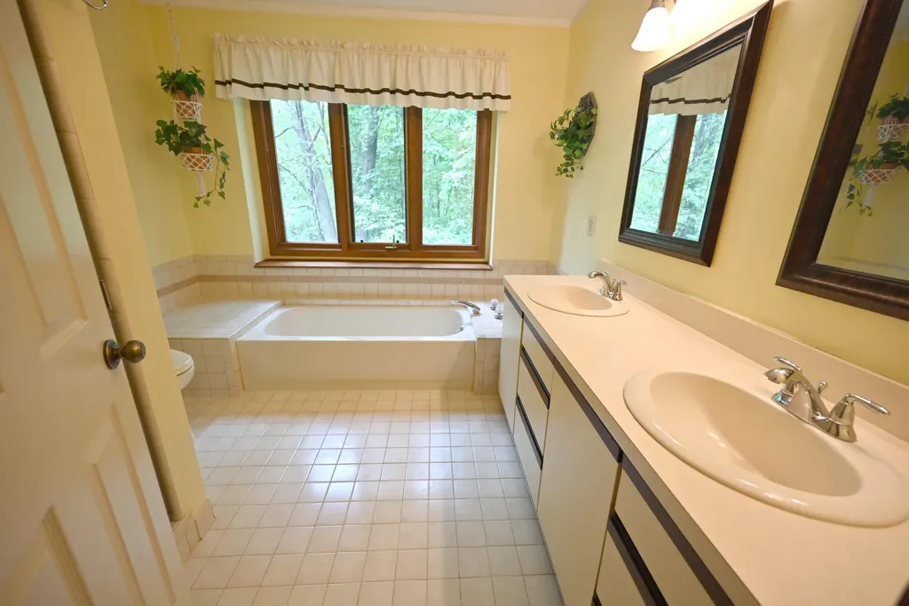 11343 Cloverlawn Drive Brighton Township MI 48114