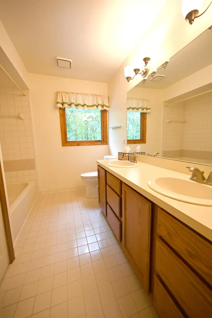 11343 Cloverlawn Drive Brighton Township MI 48114