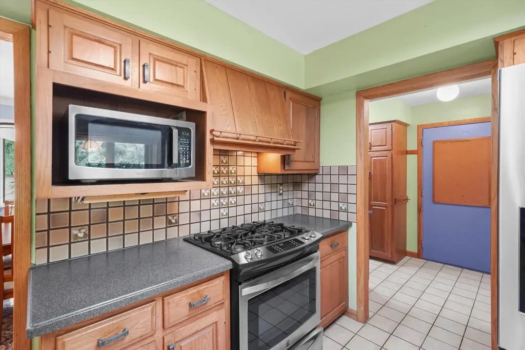 1510 York Terrace York Charter Township MI 48176