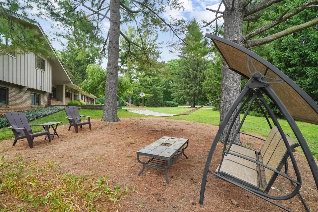 1510 York Terrace York Charter Township MI 48176