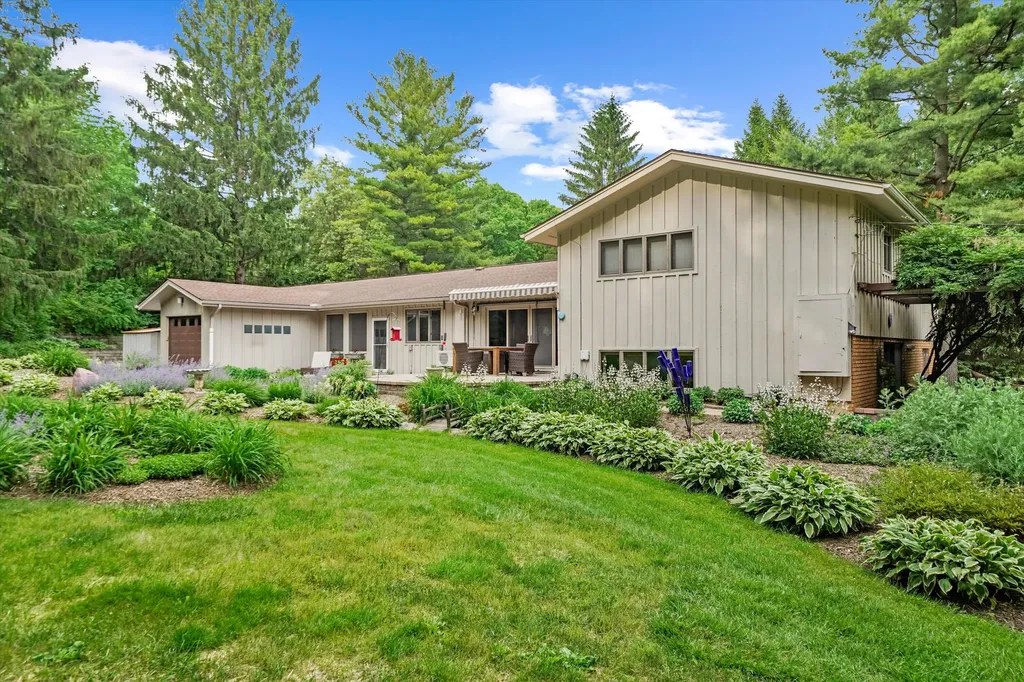 1510 York Terrace York Charter Township MI 48176