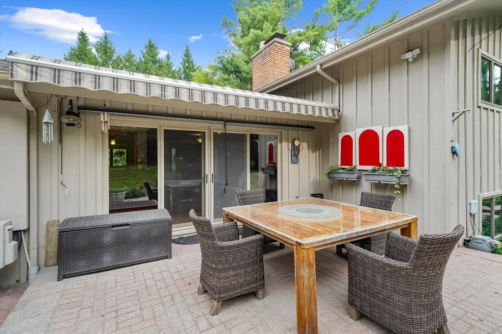 1510 York Terrace York Charter Township MI 48176