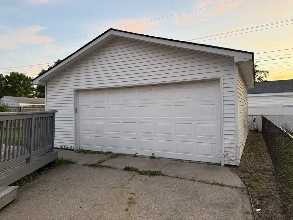 28691 Hales Street Madison Heights City MI 48071