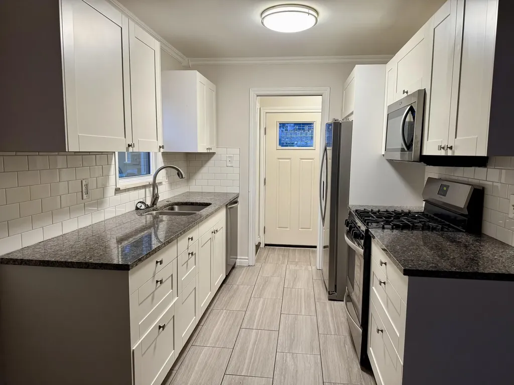 28691 Hales Street Madison Heights City MI 48071