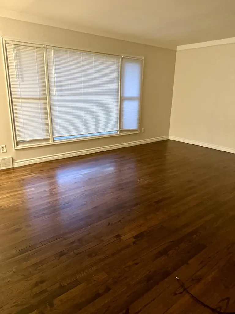 28691 Hales Street Madison Heights City MI 48071