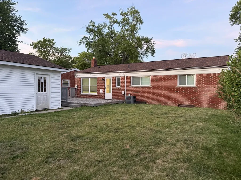 28691 Hales Street Madison Heights City MI 48071