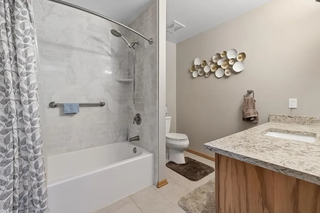 10862 Silver Lake Road Green Oak Township MI 48178