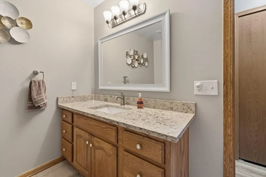10862 Silver Lake Road Green Oak Township MI 48178