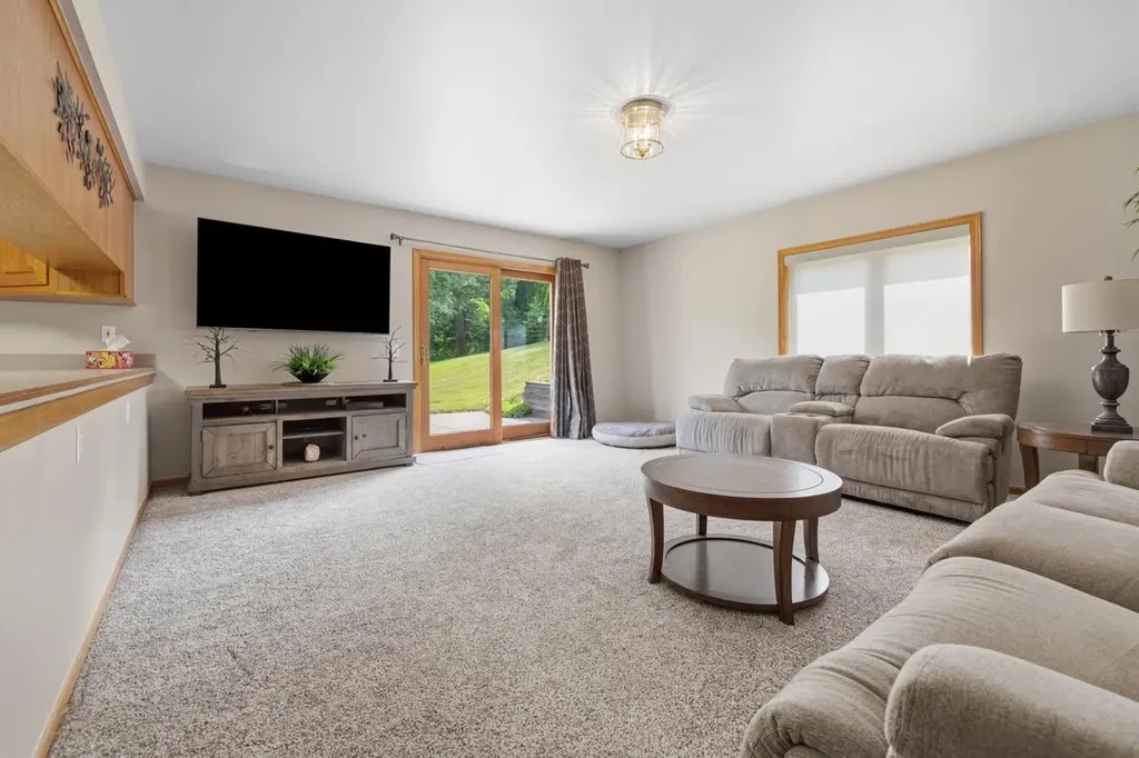 10862 Silver Lake Road Green Oak Township MI 48178