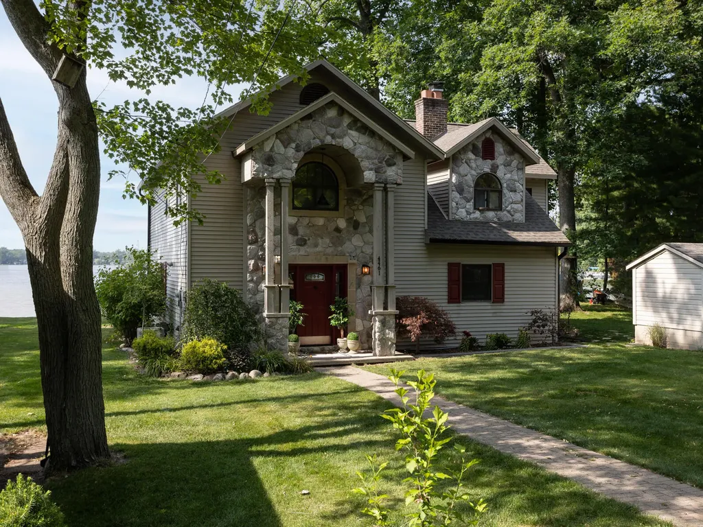 4461 Cordley Lake Road Hamburg Township MI 48169