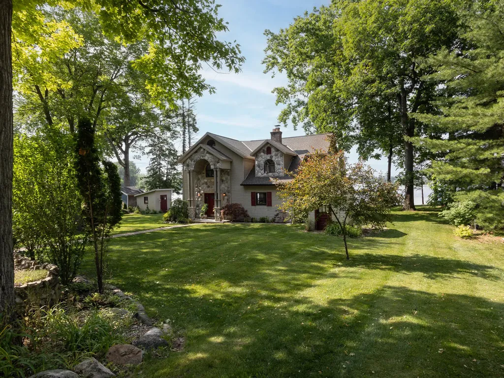 4461 Cordley Lake Road Hamburg Township MI 48169