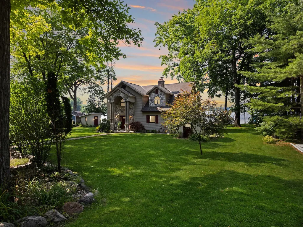 4461 Cordley Lake Road Hamburg Township MI 48169