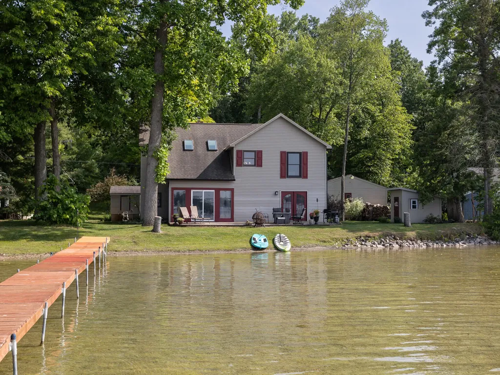 4461 Cordley Lake Road Hamburg Township MI 48169