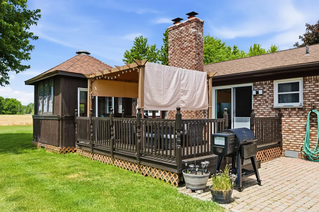 8149 Rattle Run Road Columbus Township MI 48063