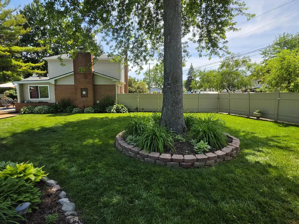 24933 Saint Christopher Street Harrison Charter Township MI 48045
