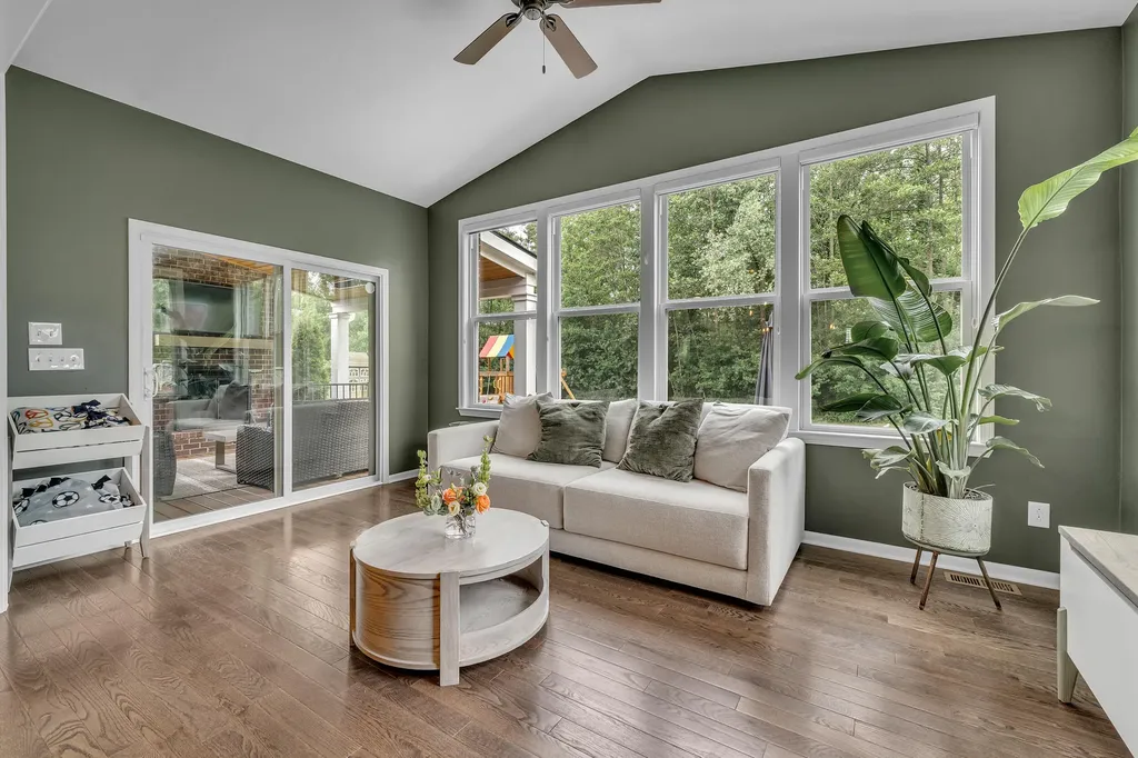 8377 Lindsey Lane Canton Charter Township MI 48187