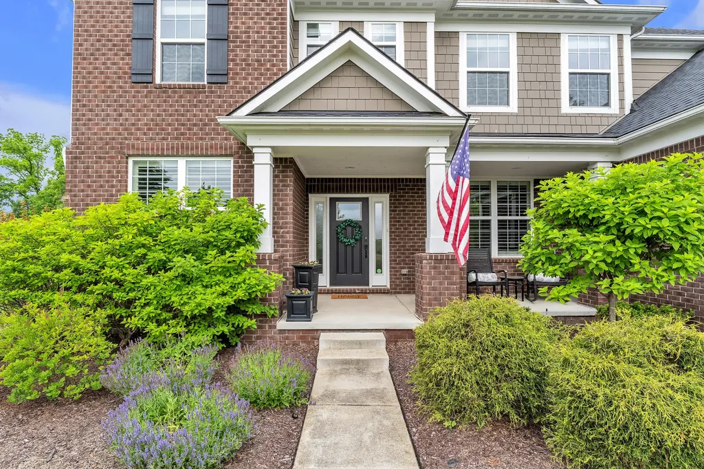 8377 Lindsey Lane Canton Charter Township MI 48187