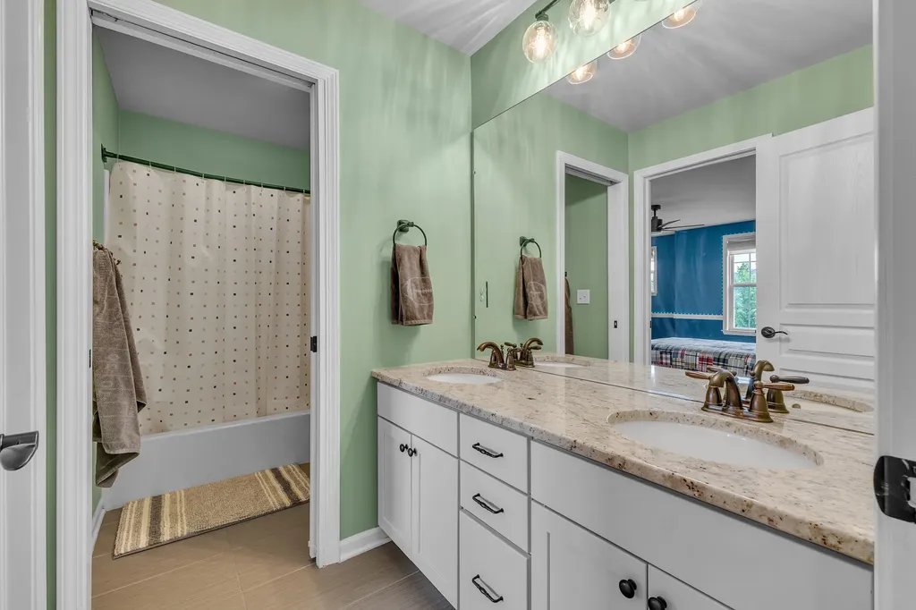 8377 Lindsey Lane Canton Charter Township MI 48187